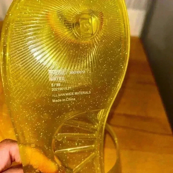 NEW Katy Perry Rainbow Jelly Sandals Yellow Sz 5 - Picture 7 of 7